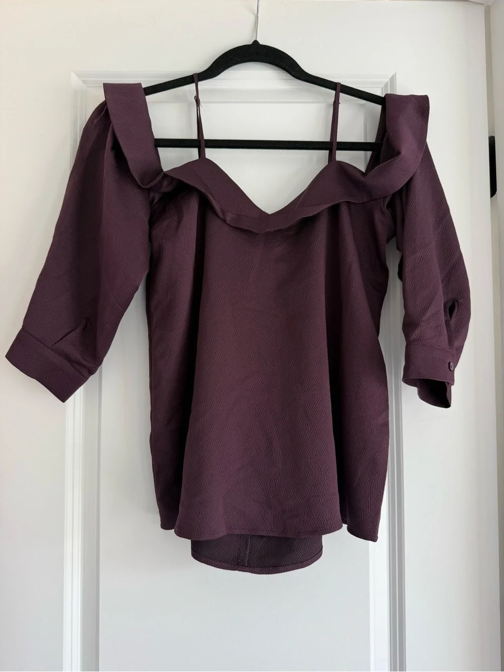 Leith Off-Shoulder Blouse in Plum